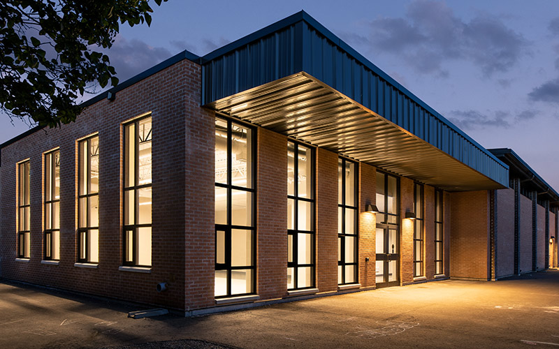 CovenantSchool_exteriordusk-3-800x500